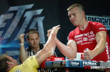 Sergiey Tokarev analizuje walkę z Michaelem Toddem # Siłowanie na ręce # Armwrestling # Armpower.net