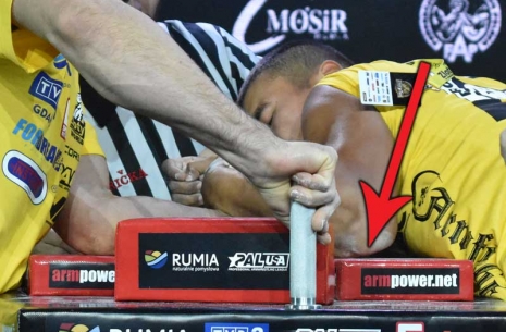Referees with microscope # Armwrestling # Armpower.net