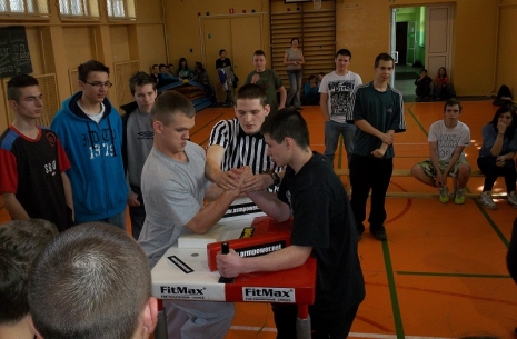 Mistrzostwa Gimnazjum nr 4 w Opolu # Siłowanie na ręce # Armwrestling # Armpower.net