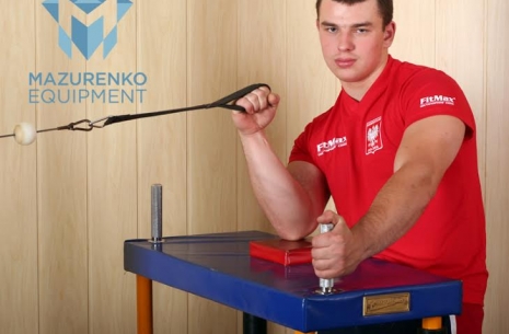 Trenuj na maszynach Mazurenko! Połowka stołu # Siłowanie na ręce # Armwrestling # Armpower.net