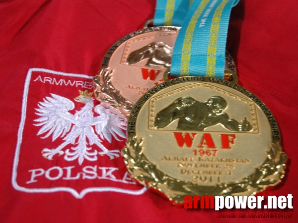 567ad7_medale-mistrzostw-swiata-dla-polski-kazakhstan-2011.jpg