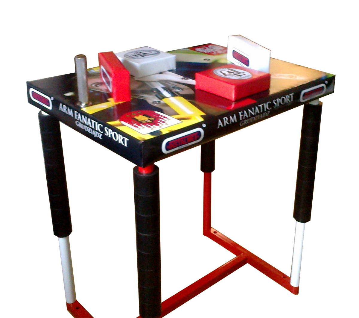 Armwrestling Table Own Design Armwrestling Shop Armpower Net Before 1993, nearly all arm wrestling competitions including the 1993 world championship used a table that was tailored for sitting. armwrestling shop