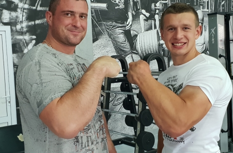 Mazurenko Challenge 2.: Oleg Zhokh i Andrey Pushkar ustanawiają nowe rekordy # Siłowanie na ręce # Armwrestling # Armpower.net